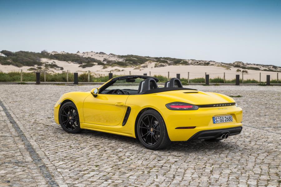  Porsche 718 Boxster 2016 года  (фото 17 из 30)